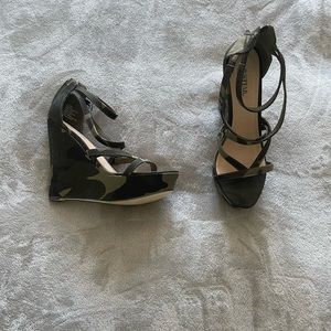 Shoe Dazzel camo wedges